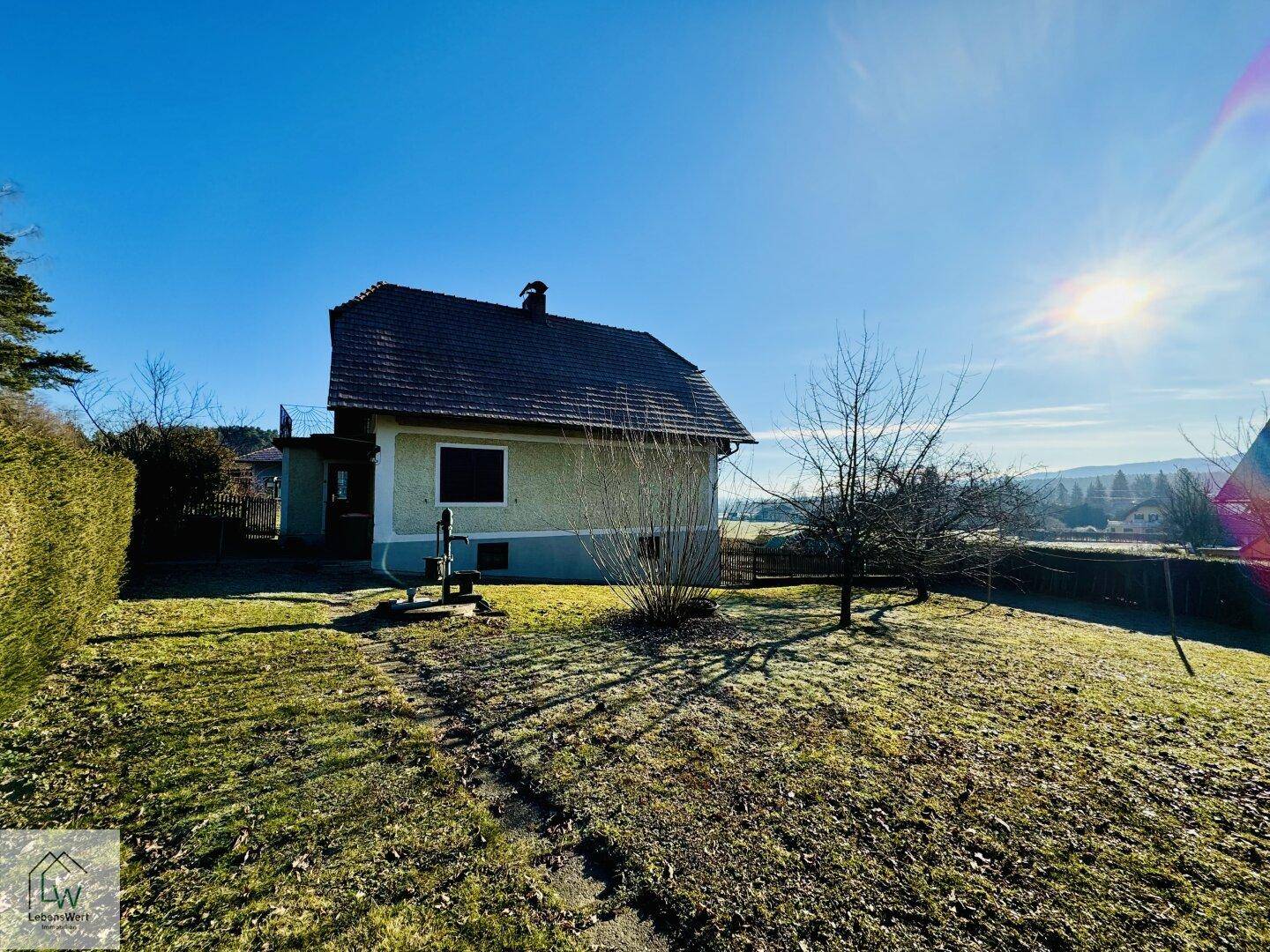 Einfamilienhaus mit 1.395 m² Grundstück in absoluter Ruhelage – großes Potenzial - Widok 2