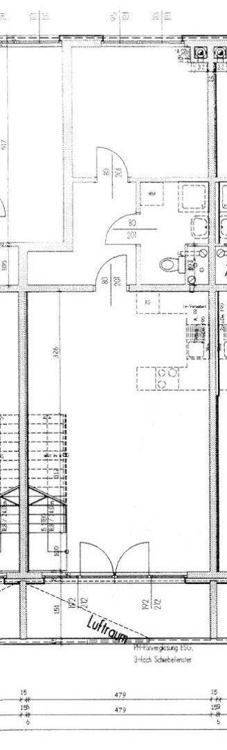 Grundriss des Obergeschosses mit Treppe, Bad und weiteren Räumen, übersichtlich dargestellt.