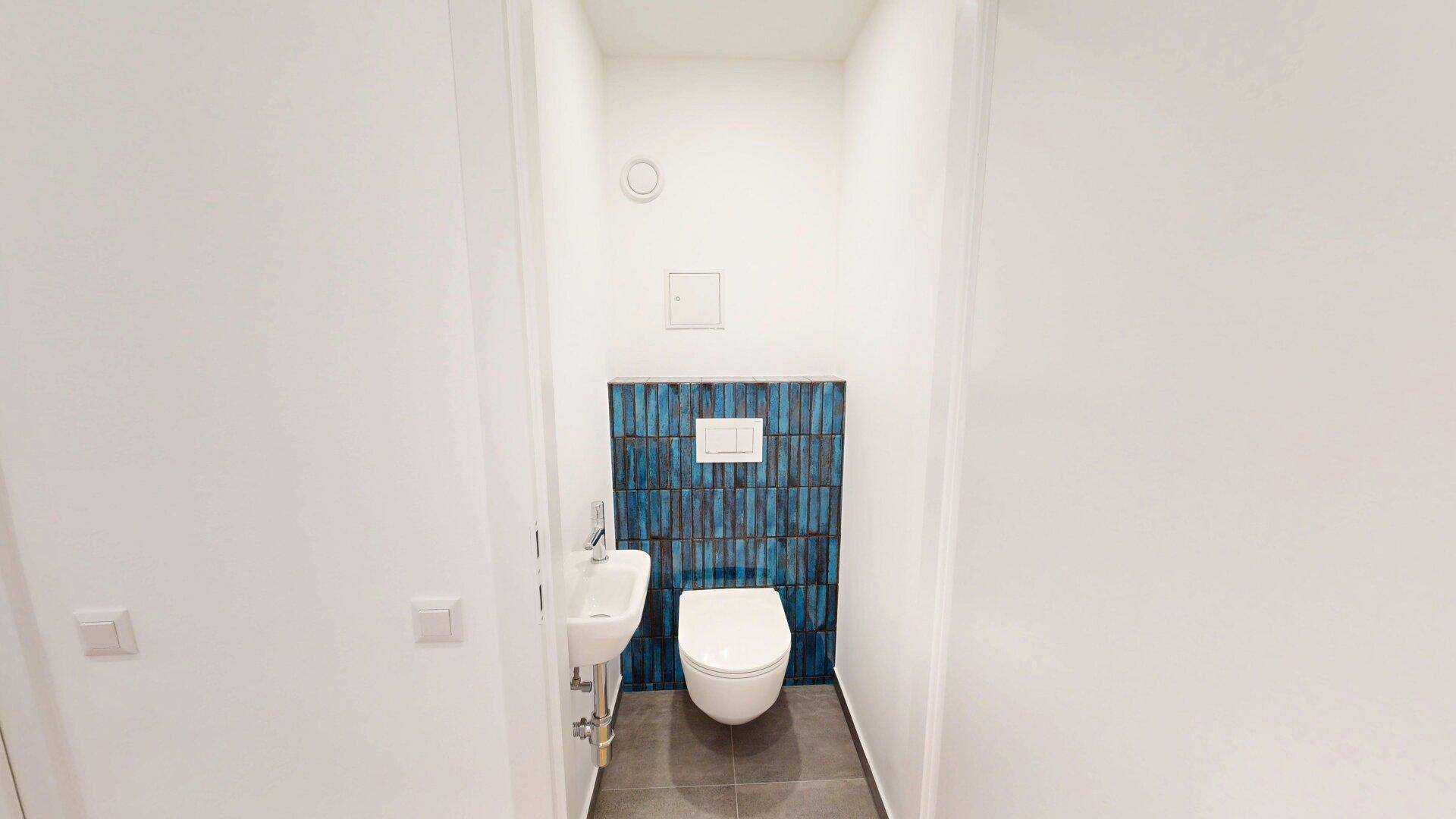 WC mit Handwaschbecken