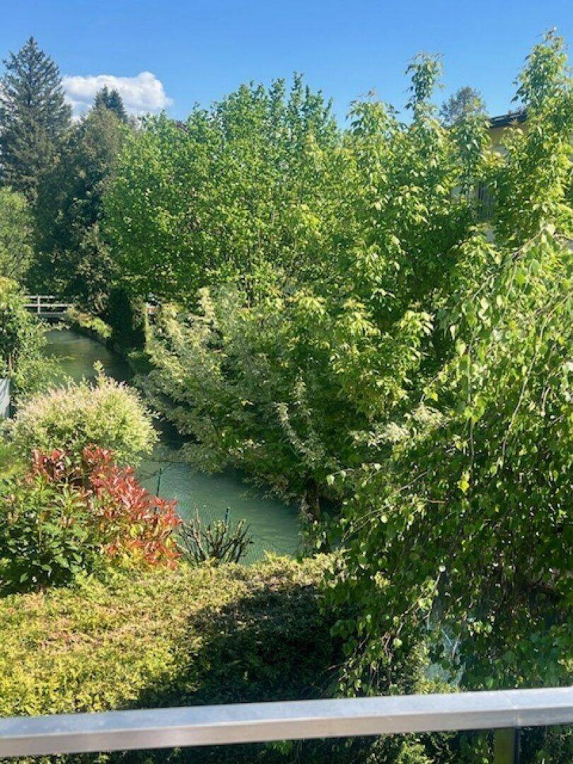 Terrassenblick auf den Almkanal