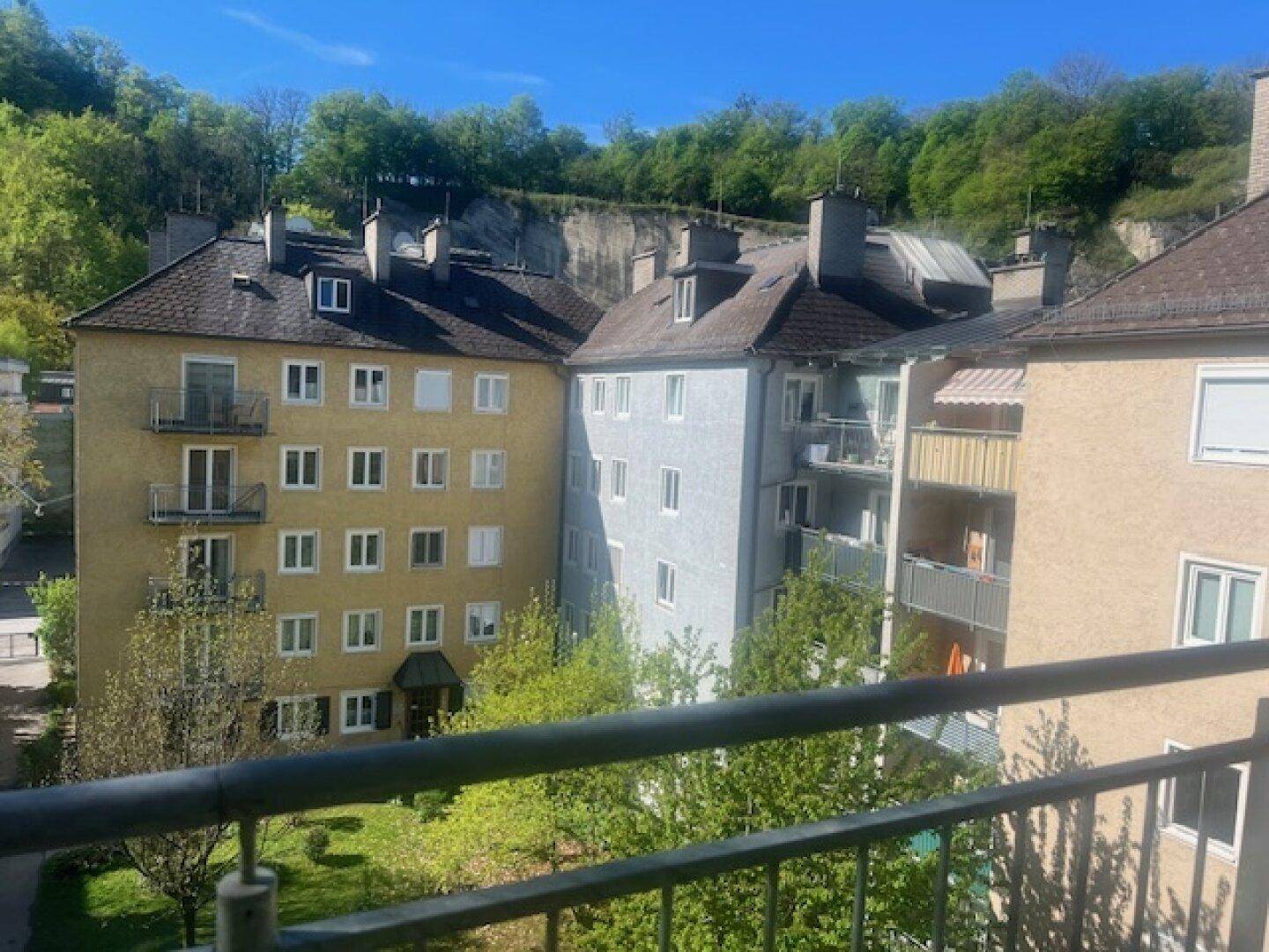 über den Dächern mit Blick zum Rainberg