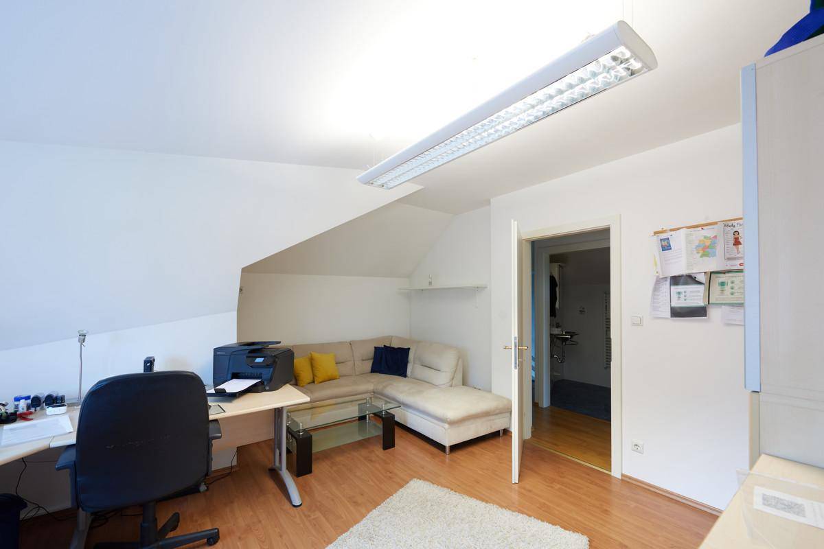 1. Schlafzimmer/Büro Bild 2