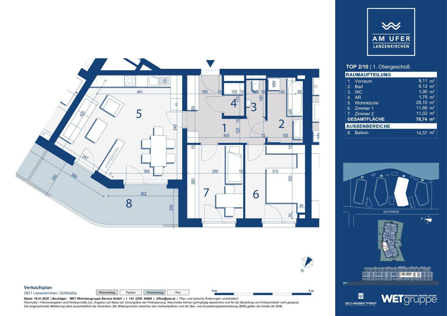 Grundriss einer Wohnung im Obergeschoss mit Balkon und offener Wohnküche.