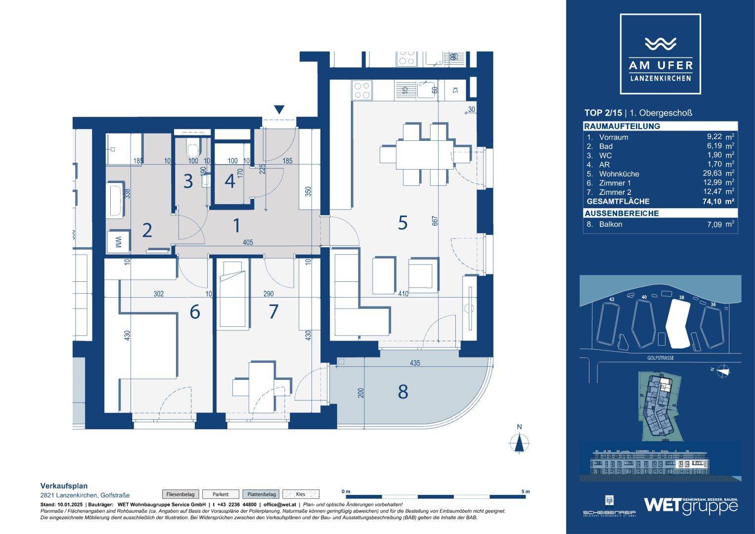 Grundriss einer Wohnung mit offenem Wohnbereich, zwei Schlafzimmern und Balkon.