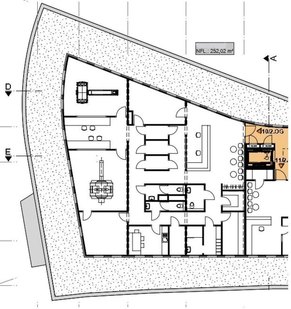 Grundriss eines Bürogebäudes mit mehreren Räumen, Empfangsbereich und einer Gesamtfläche von 252,02 m².
