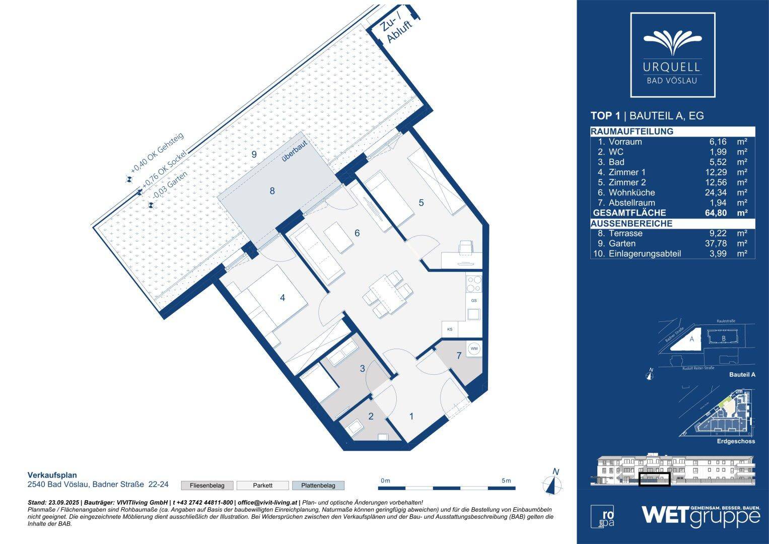 Detaillierter Grundriss einer Wohnung mit mehreren Zimmern und Außenbereichen.