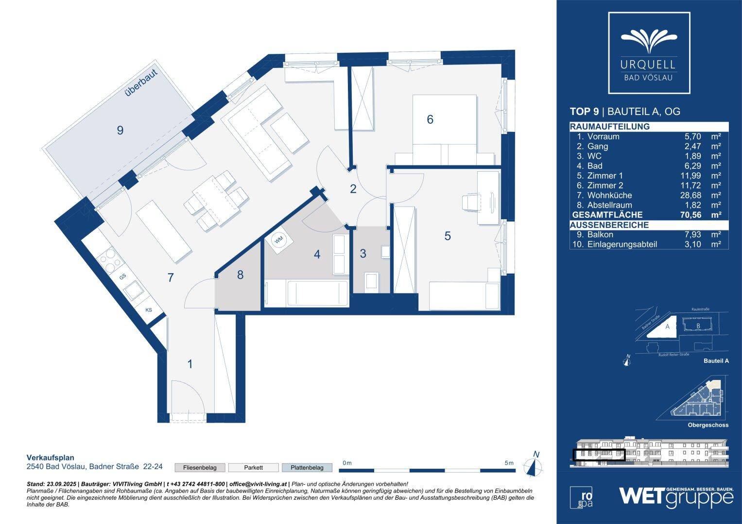 Detaillierter Grundriss einer Wohnung mit drei Zimmern, offenem Wohnbereich und Balkon.