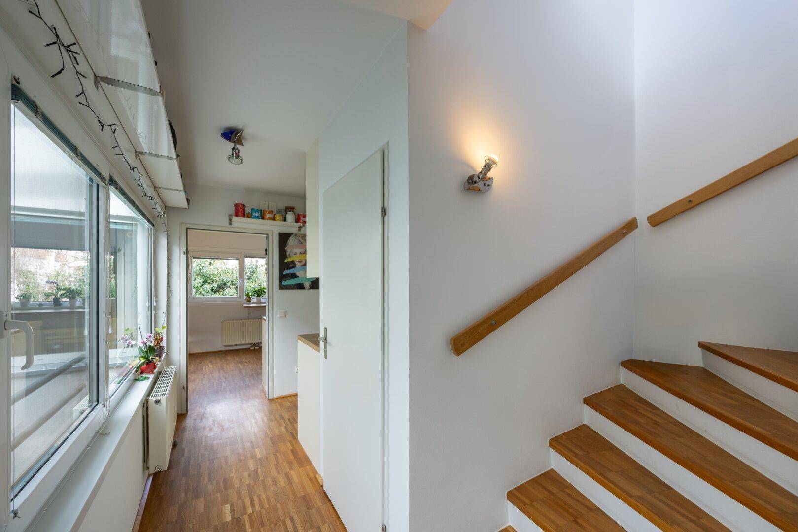 Atriumreihenhaus mit Wow-Effekt – stilvoll wohnen mit 51 m² Außenfläche – pohled 5