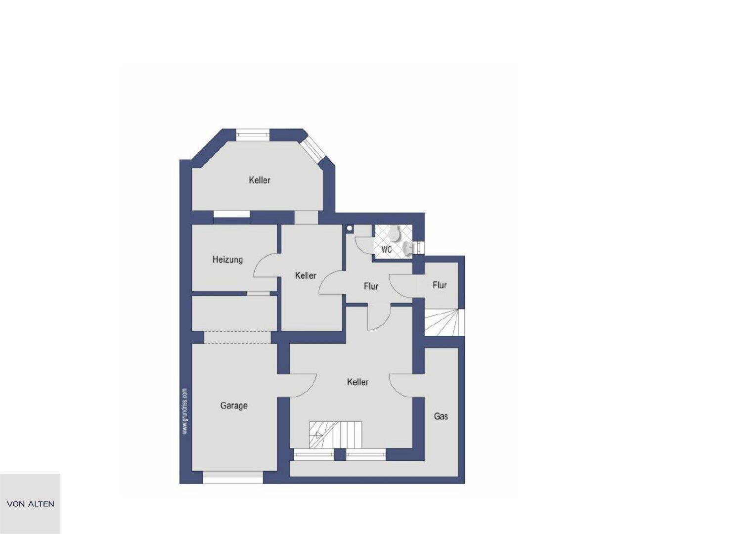 Grundriss des Kellergeschosses mit Garage, Heizung und mehreren Kellerräumen sowie WC.