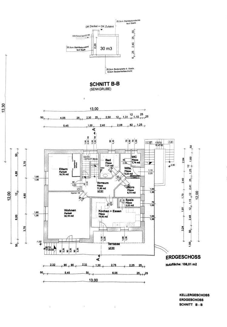 Grundriss des Erdgeschosses mit Wohn-, Koch- und Essbereich sowie Terrasse.
