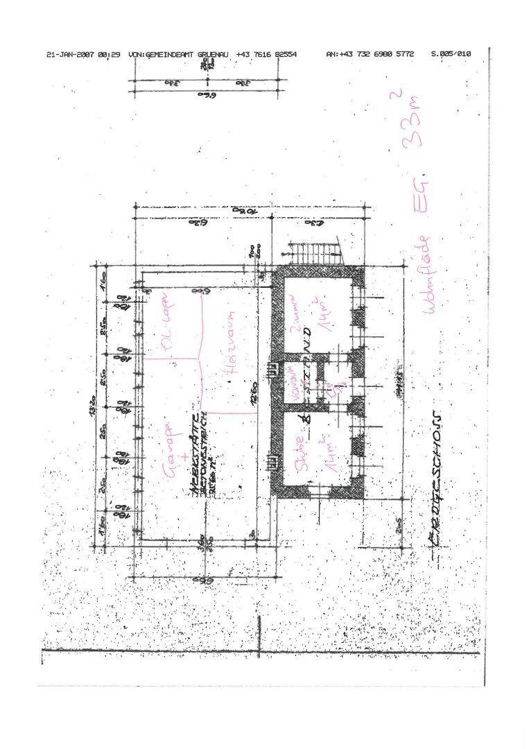 Grundriss des Erdgeschosses mit Garage und Werkstattbereich.