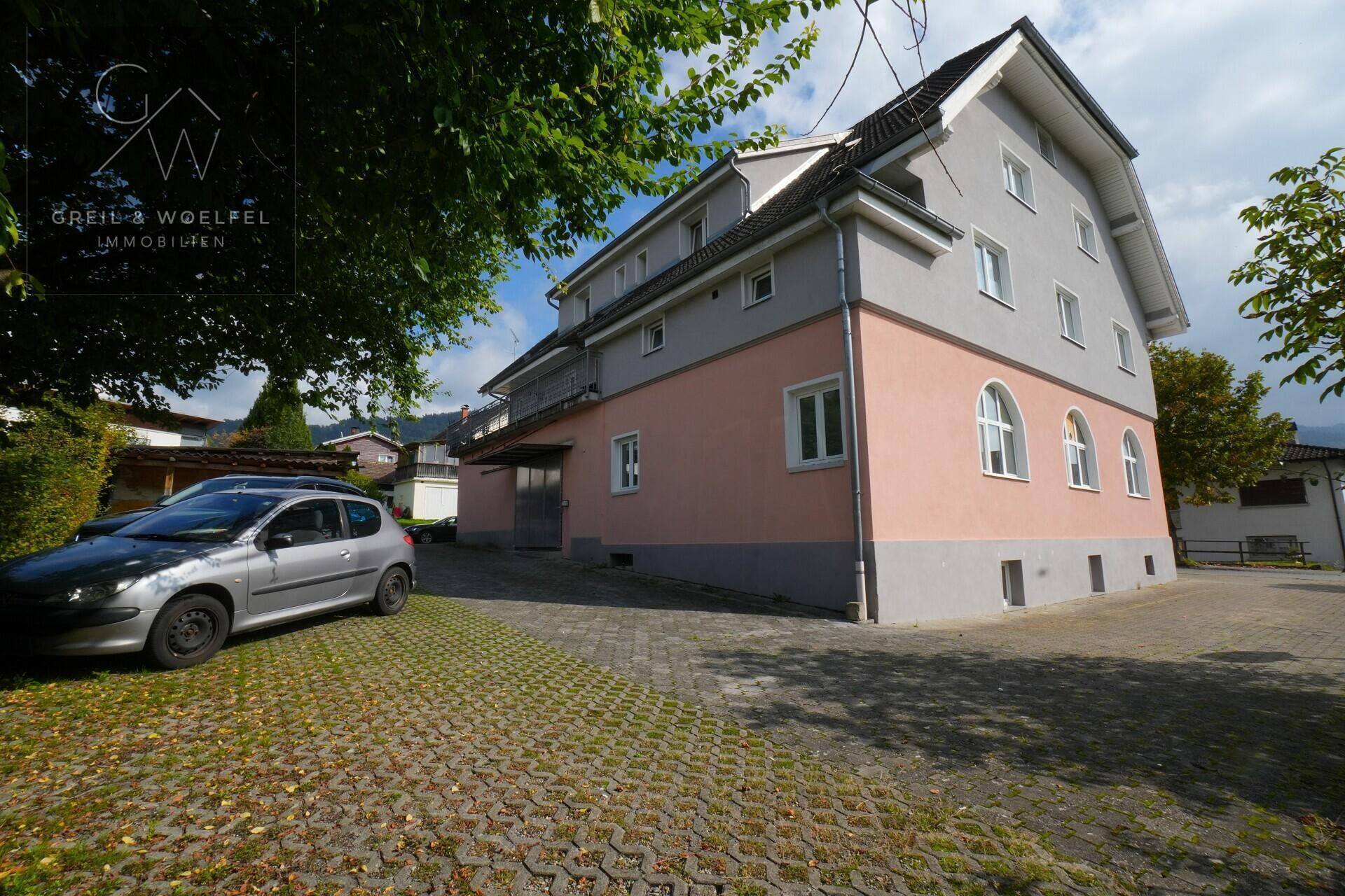 Zufahrt und Parken