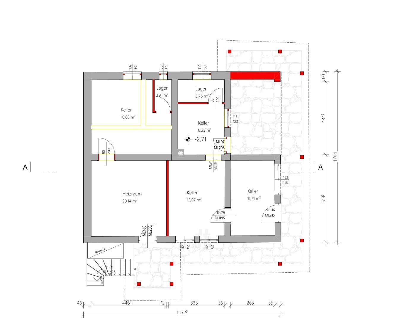 Grundriss des Kellergeschosses mit Heizraum und mehreren Lagerräumen für zusätzlichen Stauraum.