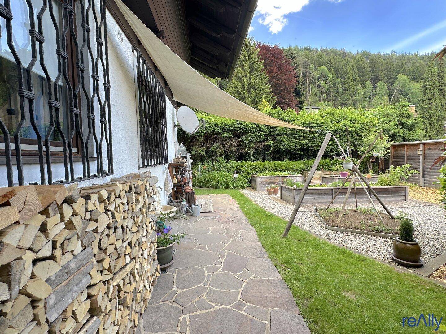 großes Einfamilienhaus in Spittal an der Drau / modernes Design trifft auf rustikale Gemütlichkeit – pohled 4