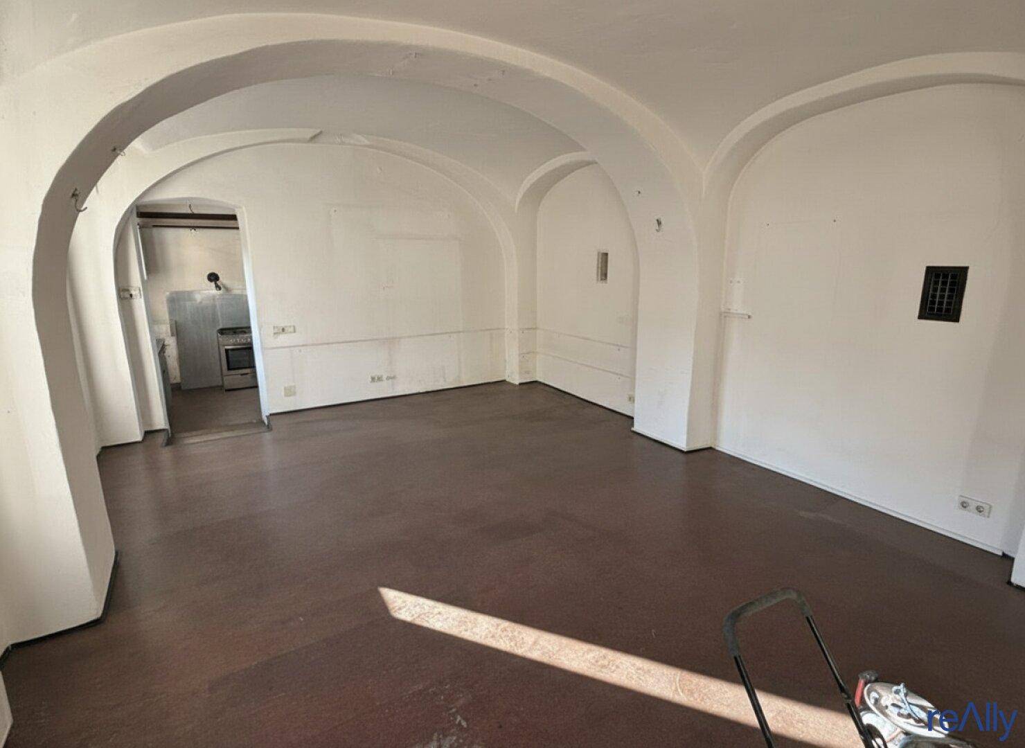 Branchenfreie Werkstatt/Attelier/Büro mit ca. 223m² inkl. Stellplatz - Ansicht 3