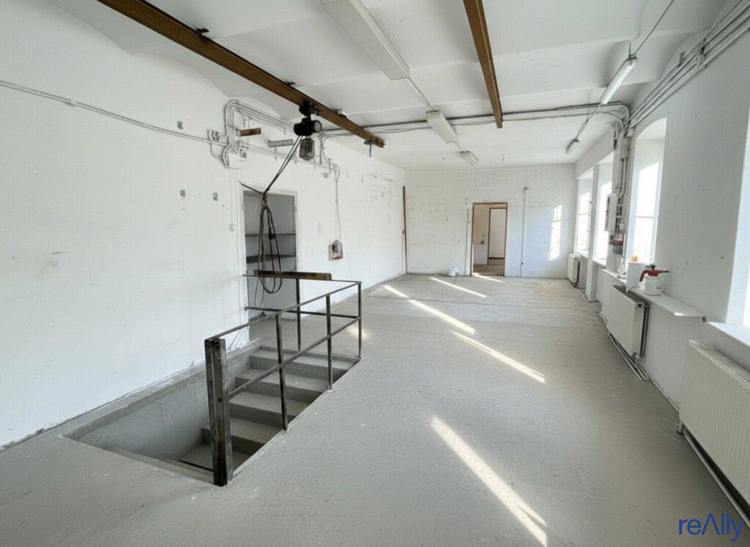 Branchenfreie Werkstatt/Attelier/Büro mit ca. 223m² inkl. Stellplatz - Ansicht 2