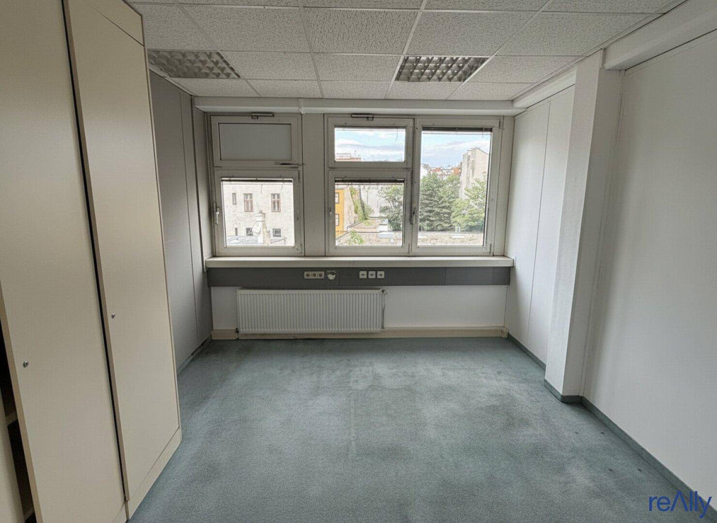 Großzügiges und lichtdurchflutetes Büro mit ca. 235 m² - Więcej