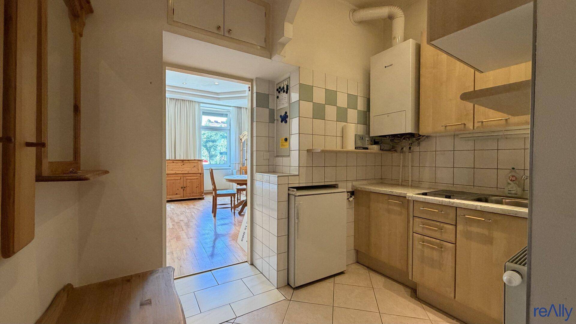 Ihr Start ins Eigentum: Helle 1-Zimmer-Wohnung mit Altbauflair - Top angebunden, sofort verfügbar, zukunftsstarke Lage – pohled 2
