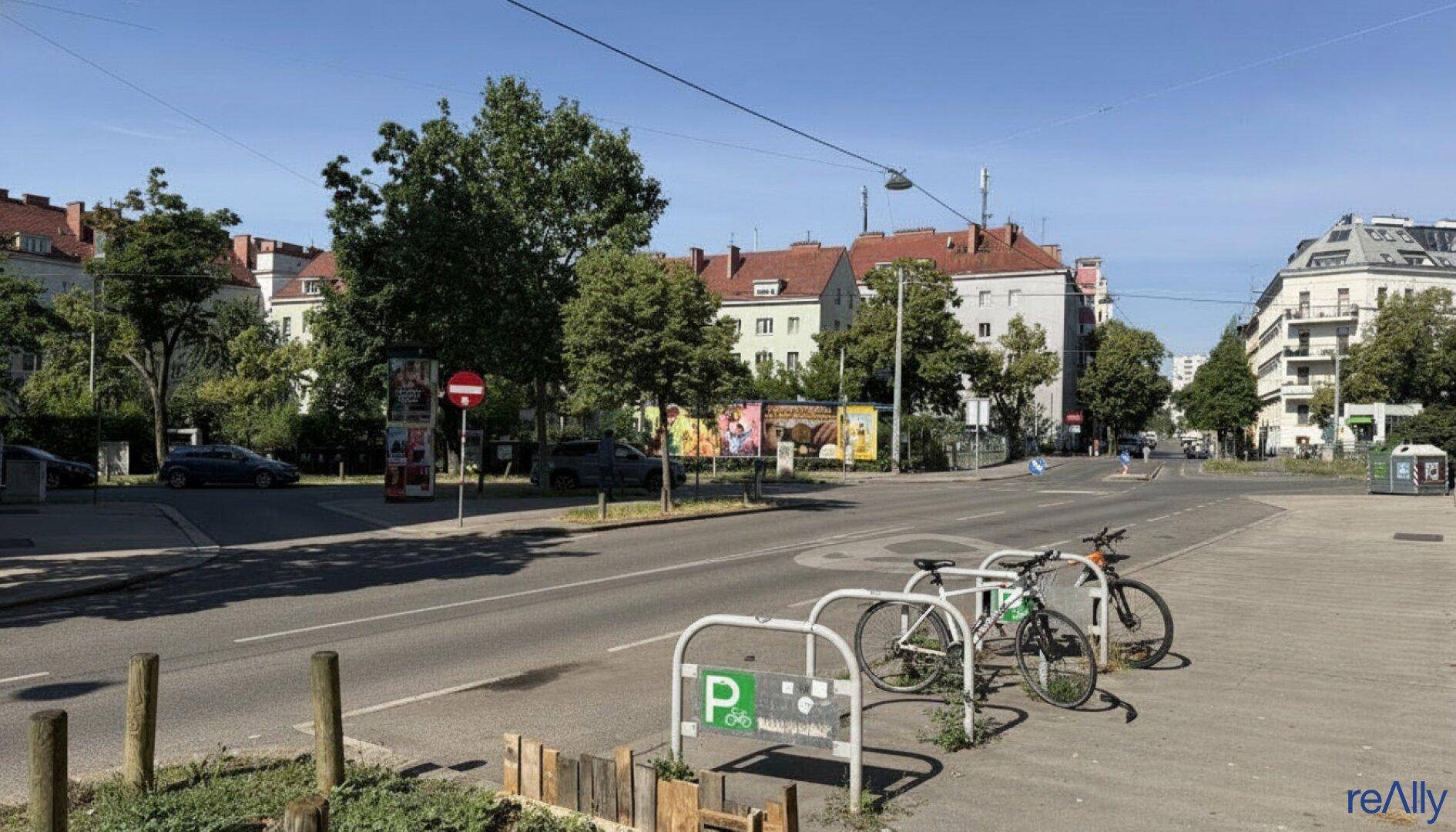 Ihr Start ins Eigentum: Helle 1-Zimmer-Wohnung mit Altbauflair - Top angebunden, sofort verfügbar, zukunftsstarke Lage – další