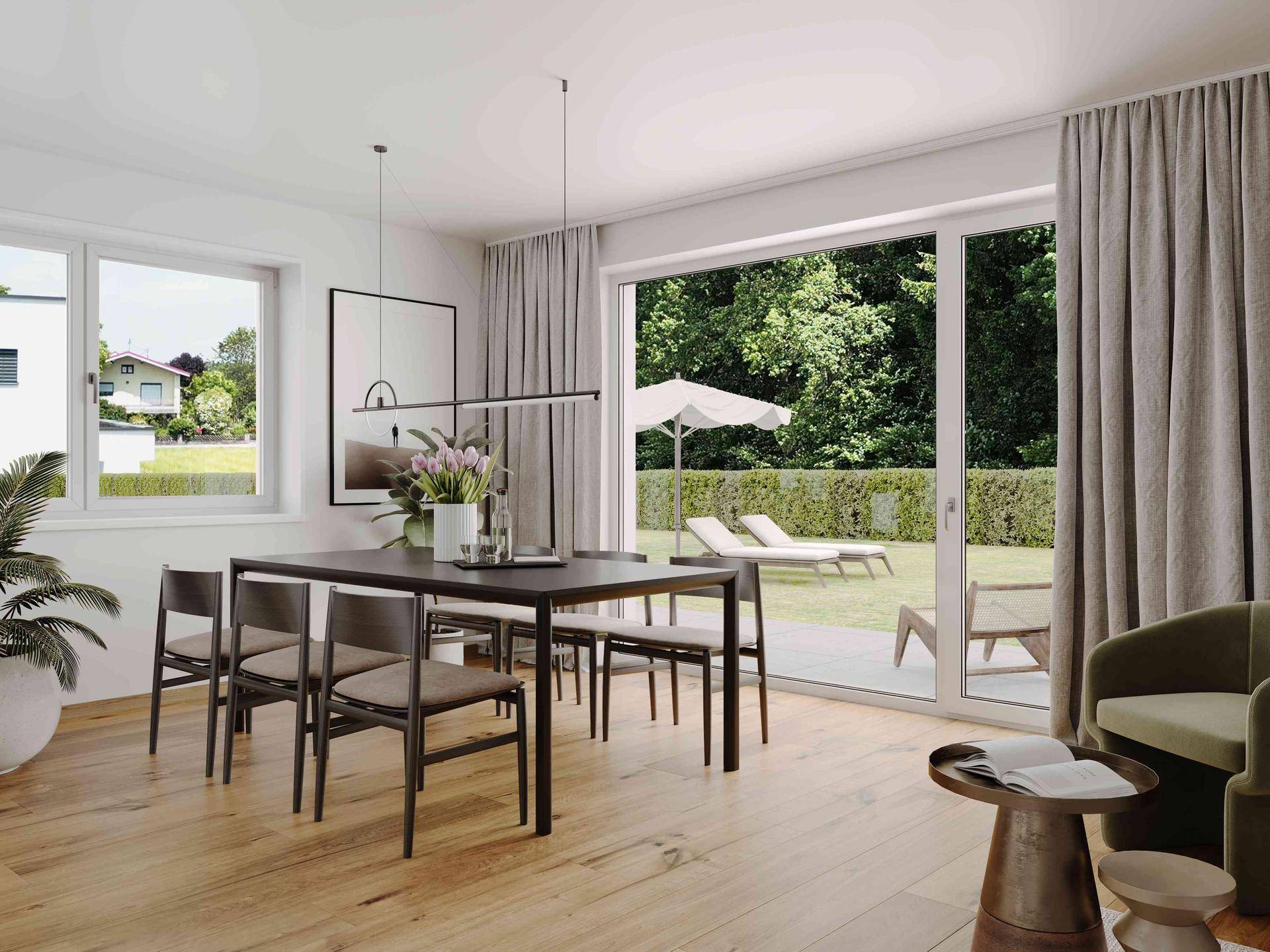 Heller Essbereich mit Holzboden und großem Fenster, das direkten Zugang zum grünen Garten bietet.