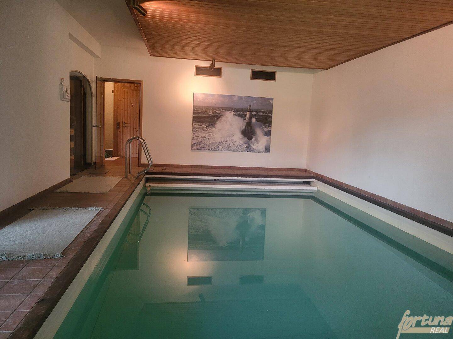 Hallenbad