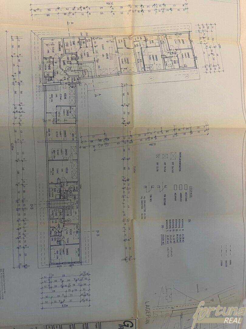 Detaillierter Grundriss einer weiteren Etage oder eines Gebäudeteils mit Raumaufteilung.