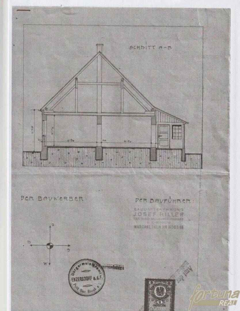 Historischer Schnittplan eines Hauses, der die interne Struktur und das Dachgebälk darstellt.