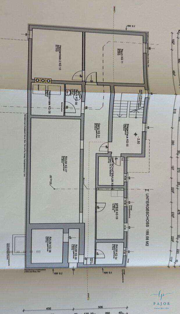 Grundriss des Untergeschosses mit Abstellräumen, Technikraum und Keller.