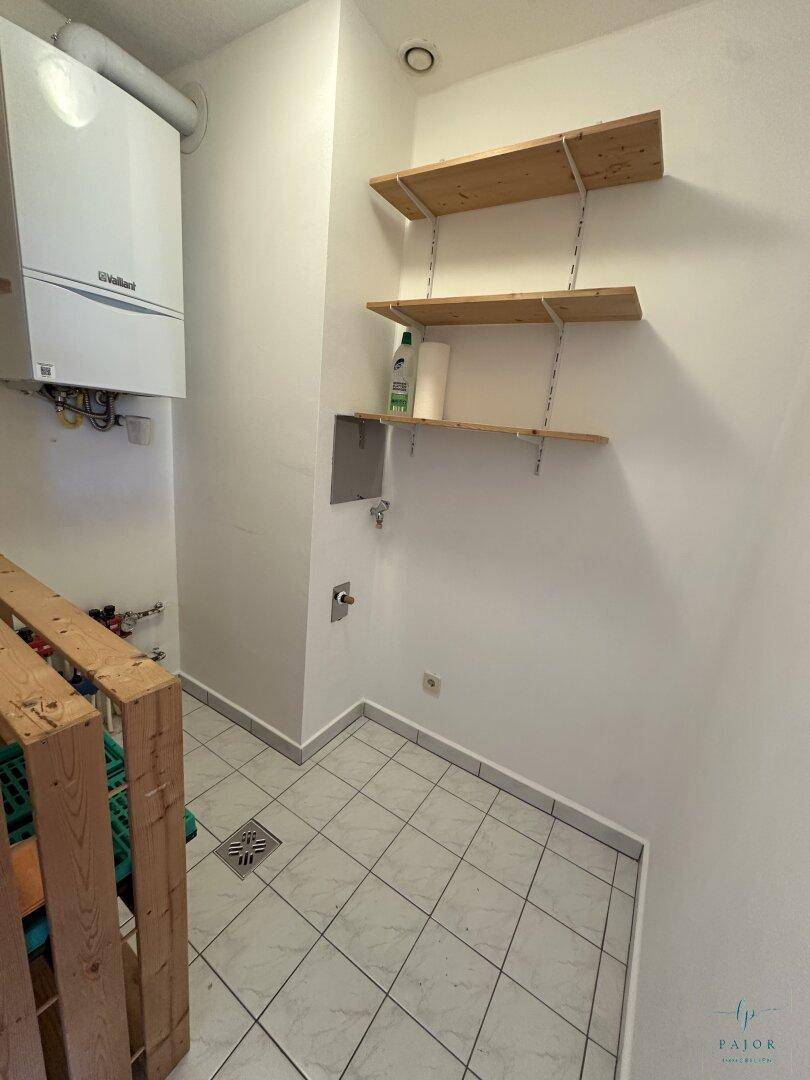 Abstellkammer mit Garderobe, Therme, WM Anschluss