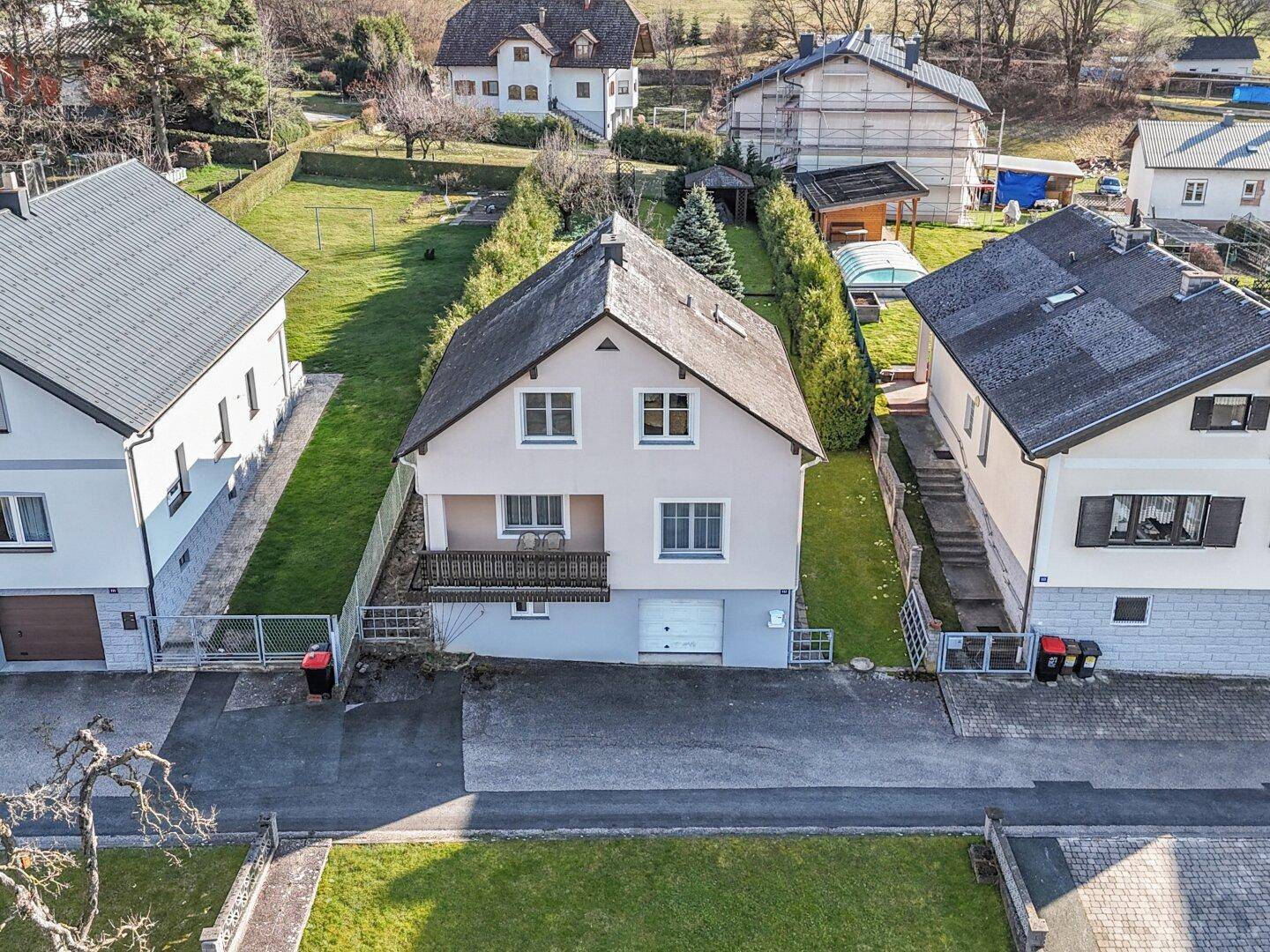 Einfamilienhaus mit unverbaubarem Ausblick inklusive Baugrundstück - Ansicht 3