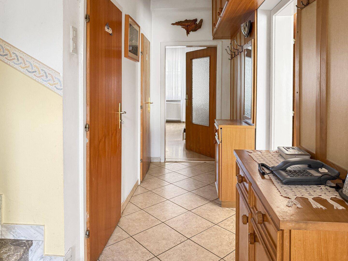 Einfamilienhaus mit unverbaubarem Ausblick inklusive Baugrundstück - Ansicht 6