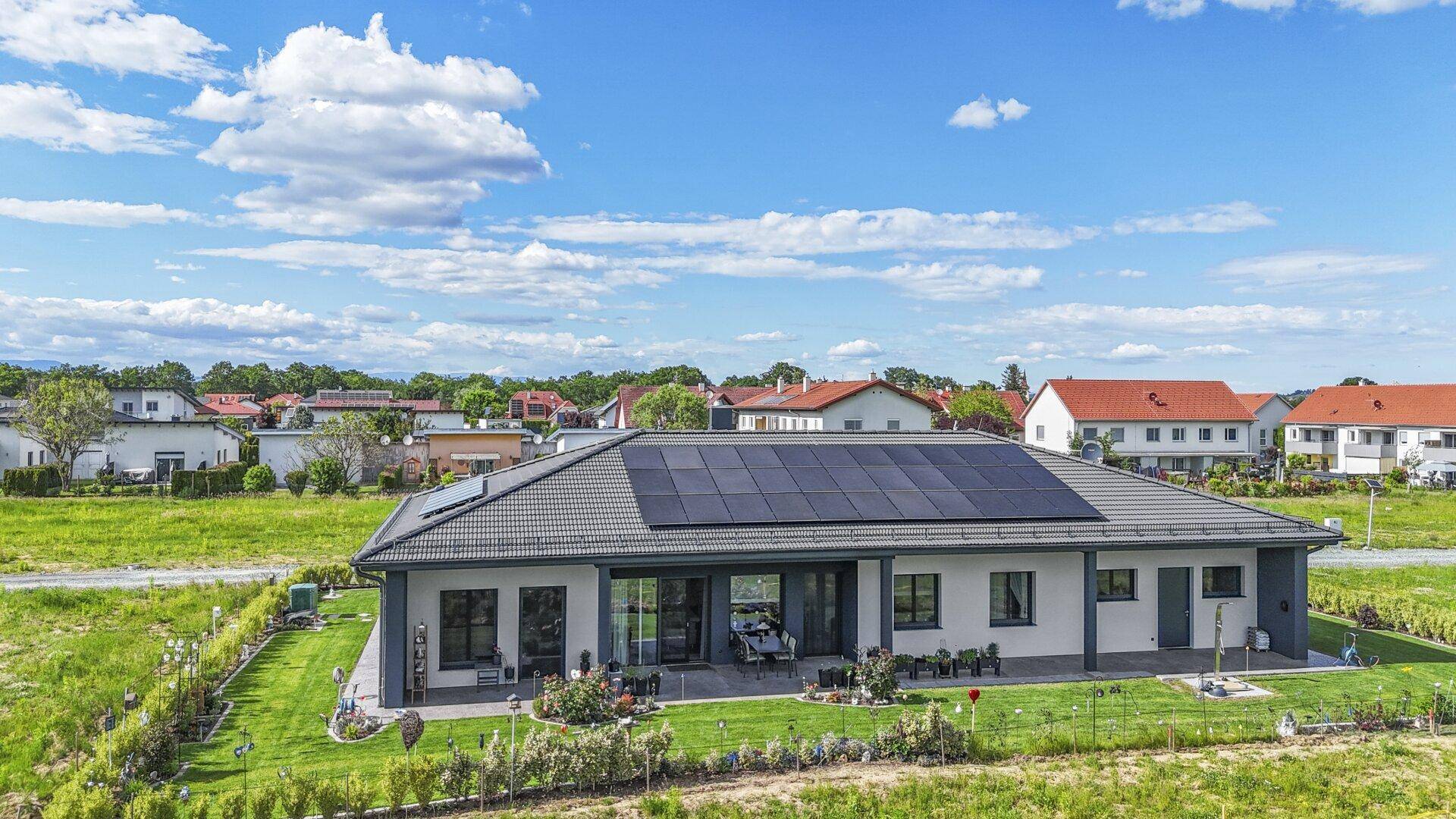 Wohnen auf einer Ebene - hochwertiger Bungalow in Burgau - Ansicht 3