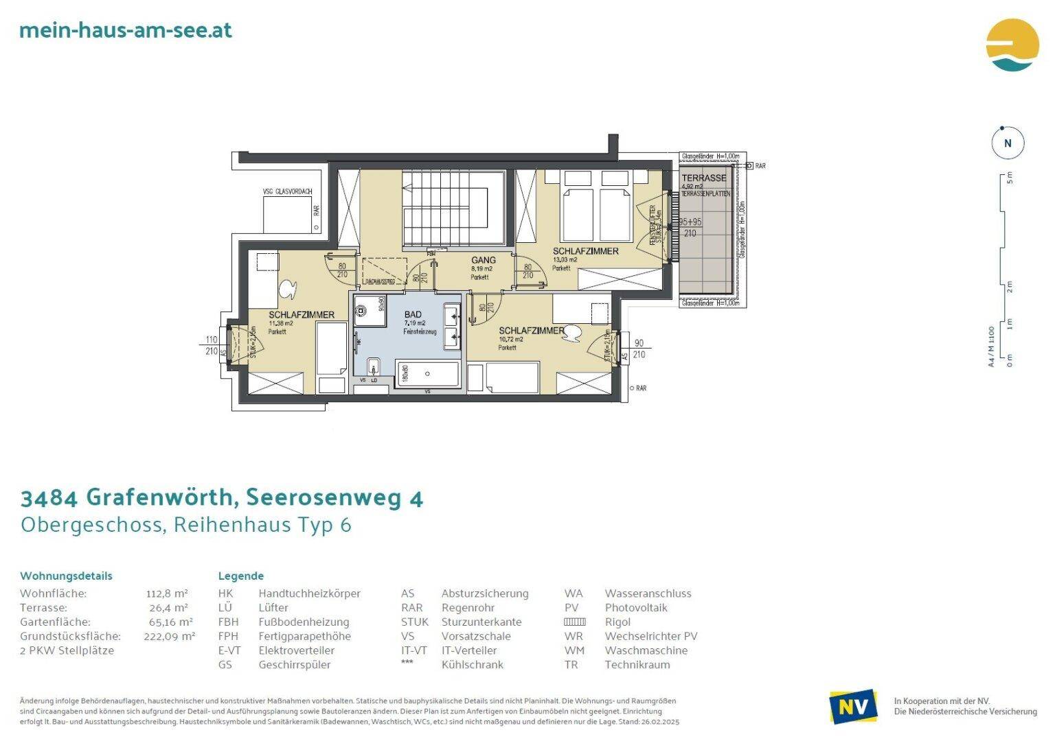 Grundriss des Obergeschosses mit drei Schlafzimmern, einem Badezimmer und Balkonzugang.