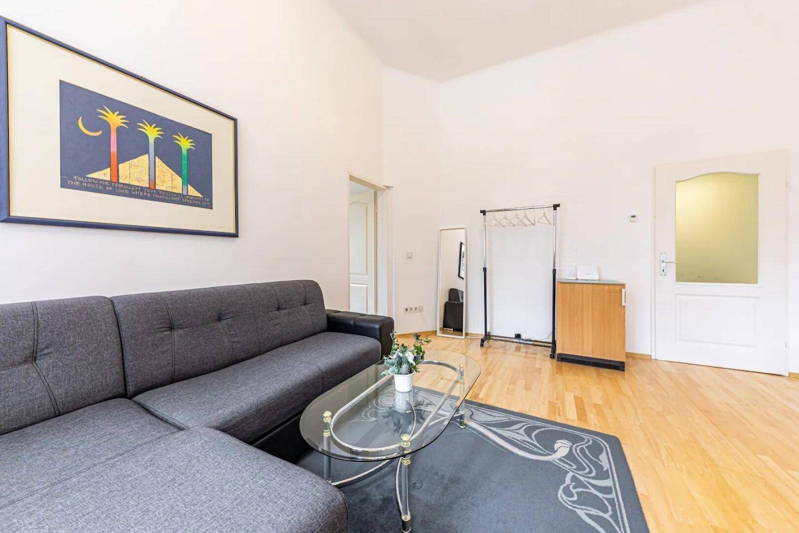 helle, sanierte 2-Zimmerwohnung in U3-Nähe - Więcej