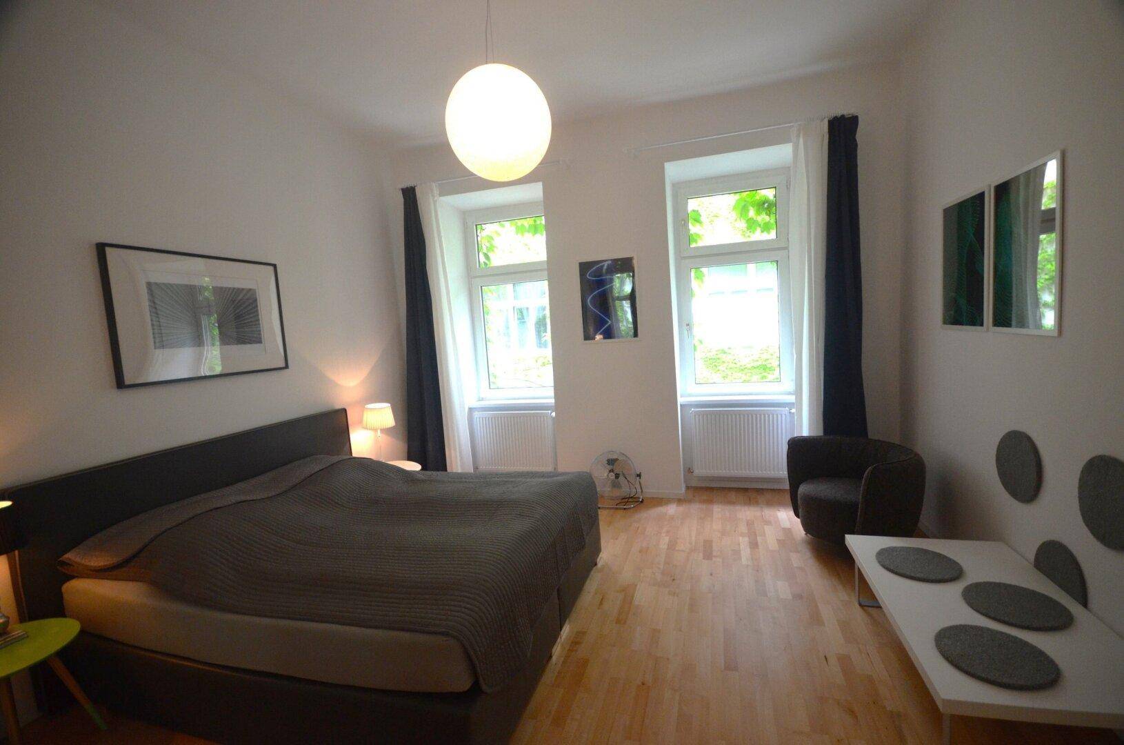 Apostelgasse - Möblierte &amp; sanierte 2-Zimmer Altbauwohnung im Innenhof / 2. Liftstock – pohled 2