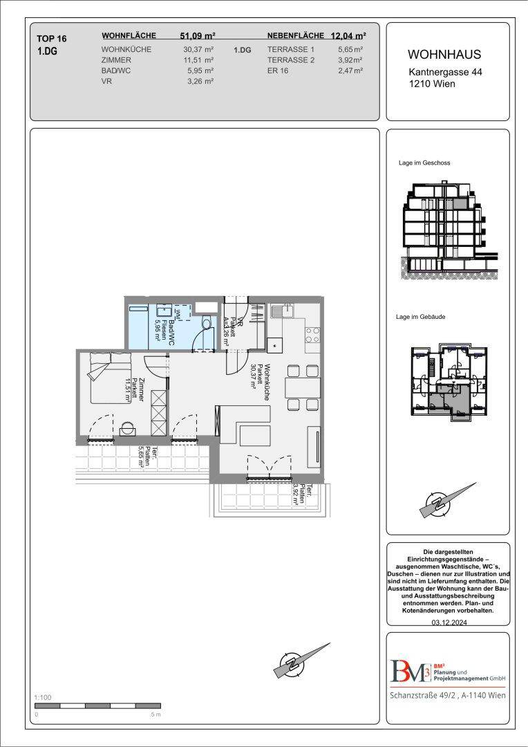 Detaillierter Grundriss der Wohnung mit Wohnküche, Bad und zwei Terrassen.
