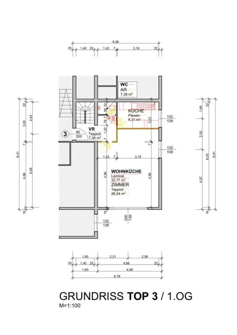 Grundriss des ersten Obergeschosses mit Küche, Wohnzimmer und WC.