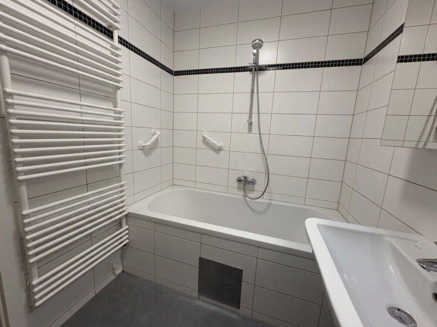 Moderne 2-Zimmer-Wohnung mit Westterrasse &amp; Grünblick (inkl. Garagenplatz) - Więcej