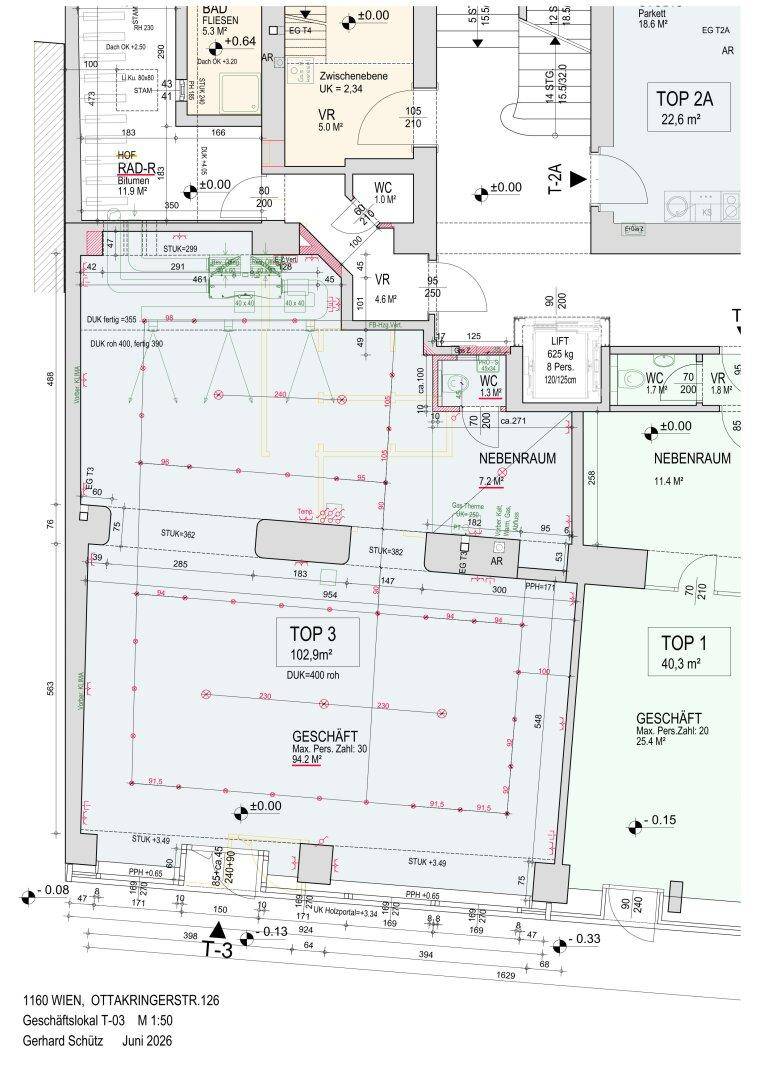 Detaillierter Grundriss eines Geschäfts mit Nebenräumen und Toiletten, inklusive Maßen und Bezeichnungen.