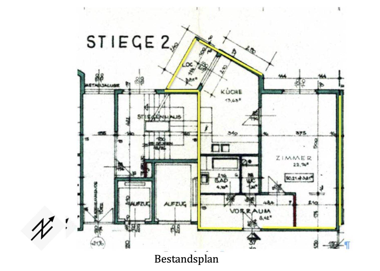 Detaillierter Bestandsplan einer Wohnung mit Küche, Zimmern, Bad und Aufzug.