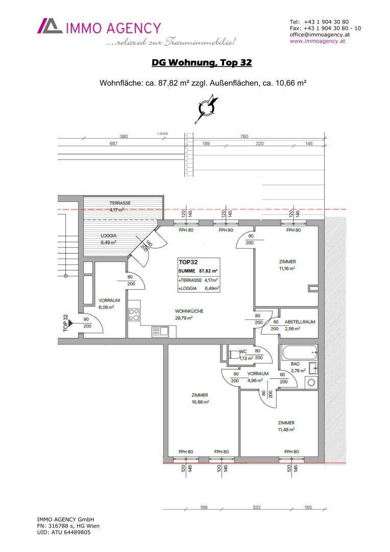Detaillierter Grundriss einer Dachgeschosswohnung mit offener Wohnküche, Terrasse und Loggia.