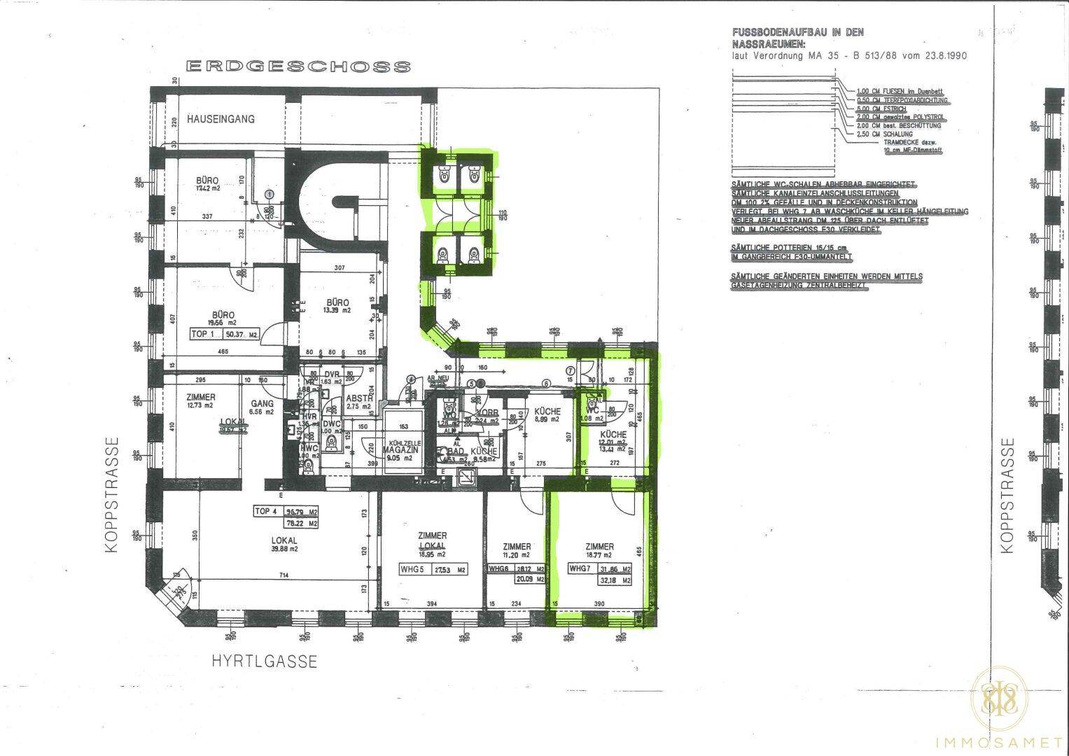 Detaillierter Grundriss des Erdgeschosses mit mehreren Zimmern, Büros und einem Balkon.