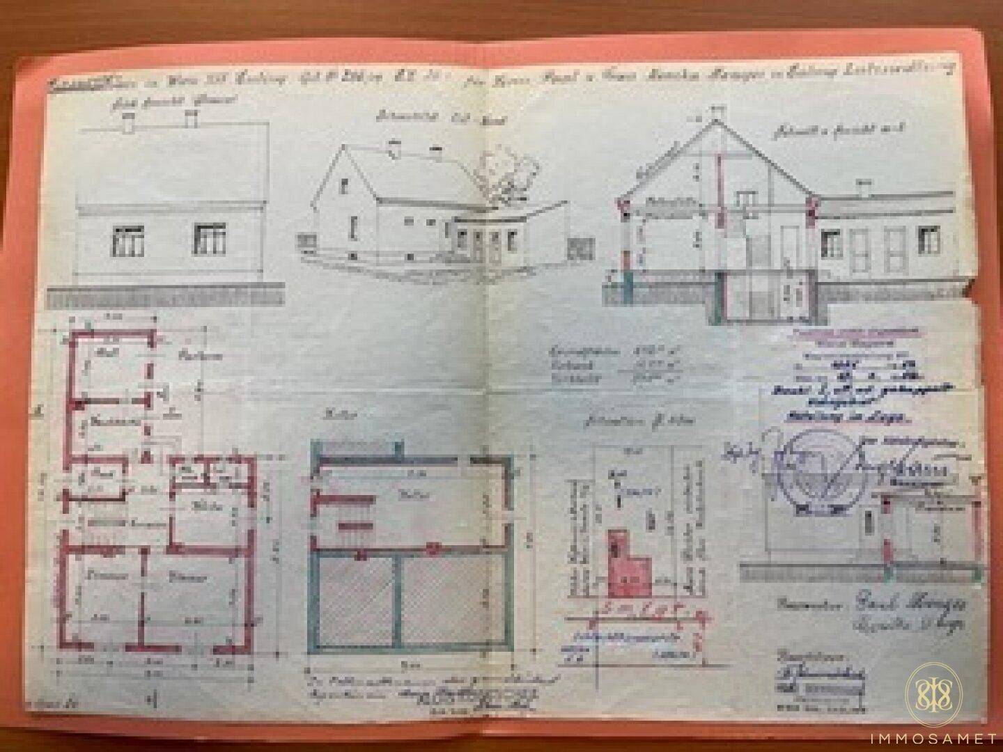 Historische Baupläne mit Grundrissen, Schnitten und Ansichten eines Gebäudes auf einem Dokument.