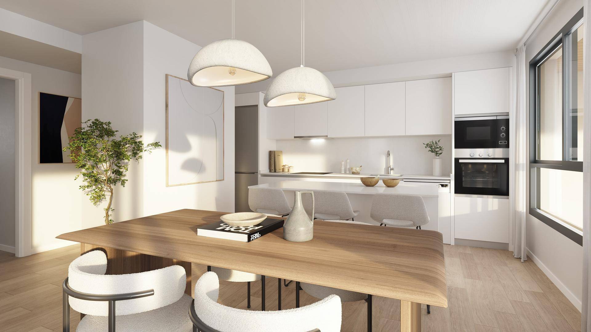 Heller Essbereich mit Holztisch und offener Küche in modernem Design.