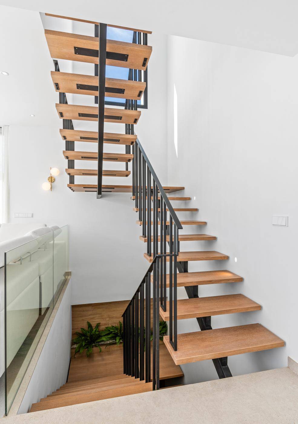 63 Venecia V BC - Escalera planta baja