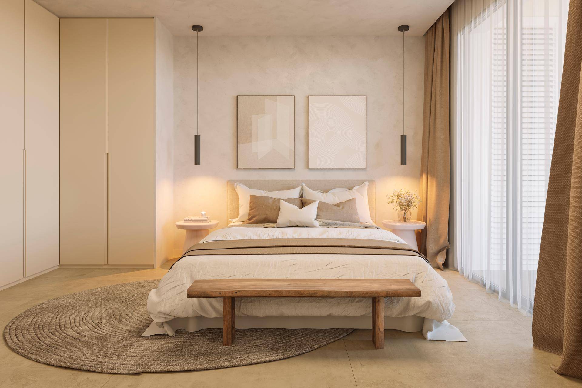 Helles und modernes Schlafzimmer mit hohen Decken, Einbauschränken und großen Fenstern für viel Tageslicht.