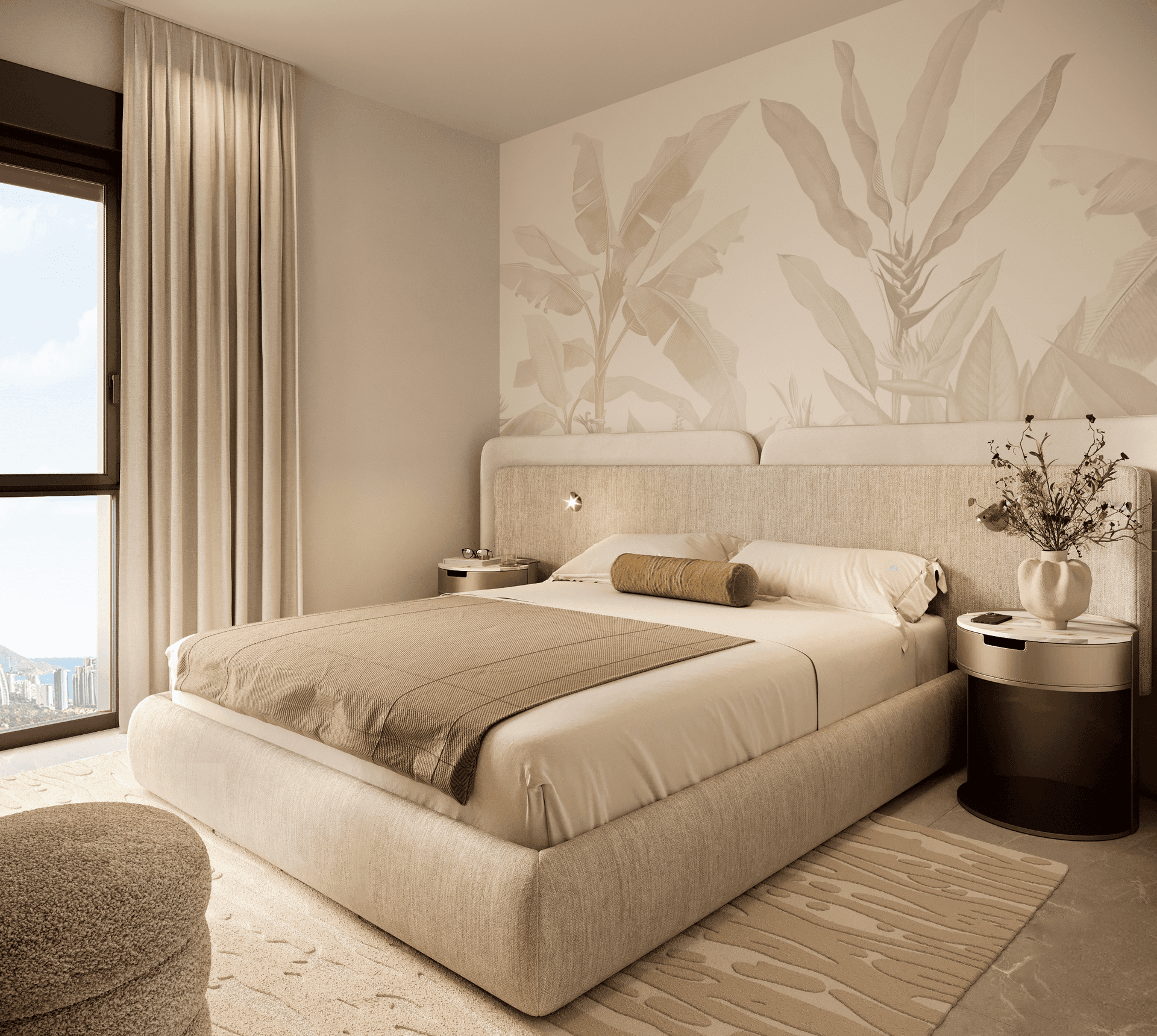 Helles Schlafzimmer mit großem Bett, floraler Wandgestaltung und bodentiefen Fenstern.