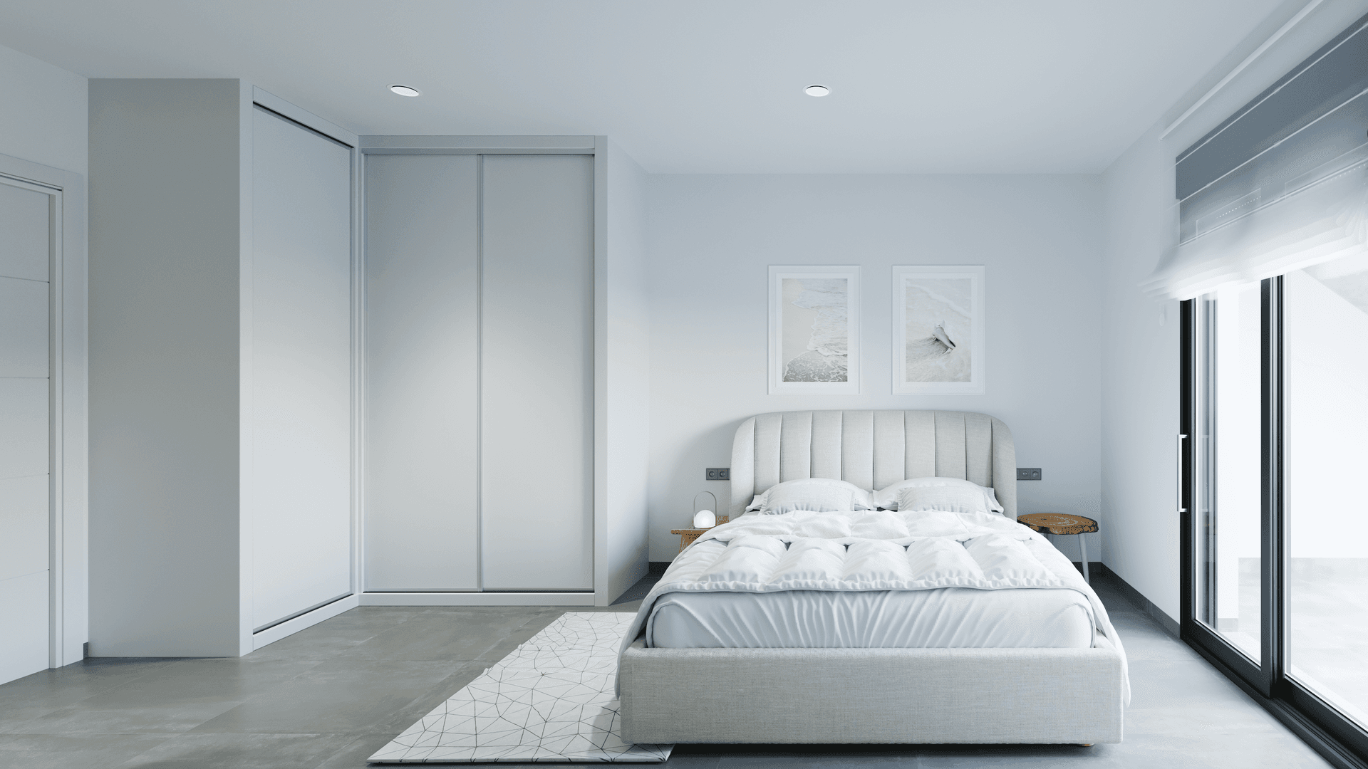 Helles Schlafzimmer mit bequemem Doppelbett, integrierten Schränken und direktem Zugang zum Außenbereich.