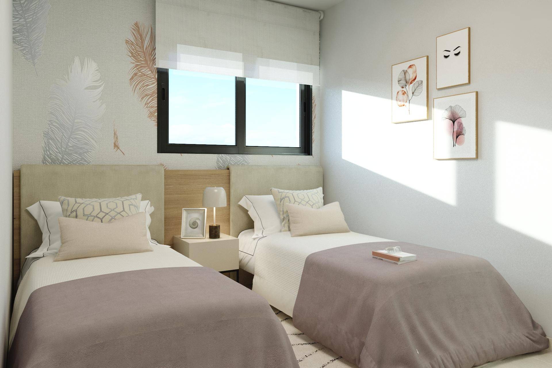 Helles Schlafzimmer mit zwei Einzelbetten, moderner Dekoration und viel Tageslicht.