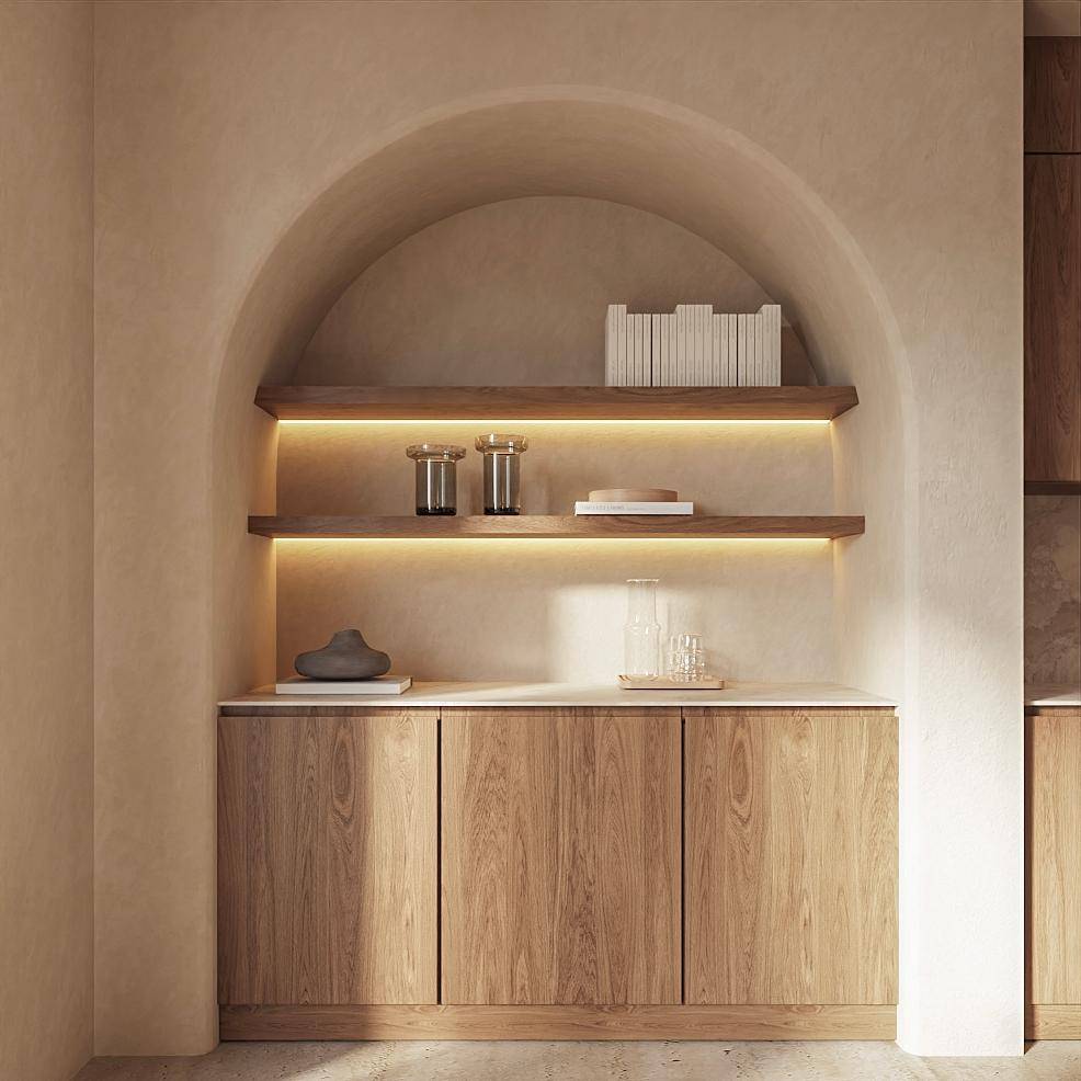 Stilvolle Nische mit Holzschränken und beleuchteten Regalen, ideal für Dekoration oder Geschirr.
